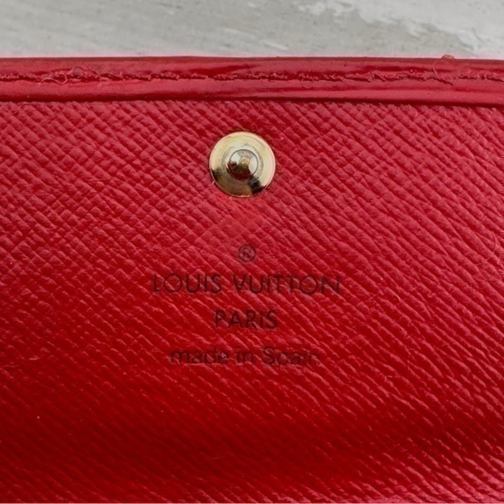 AUTHENTIC Louis Vuitton key holder. Previously owned. Red. - Picture 12 of 16